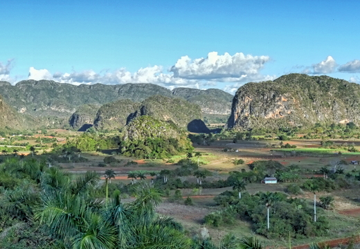 Vinales Les mogotes