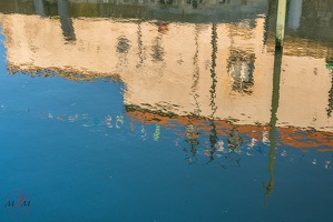 Reflets Dans le Port